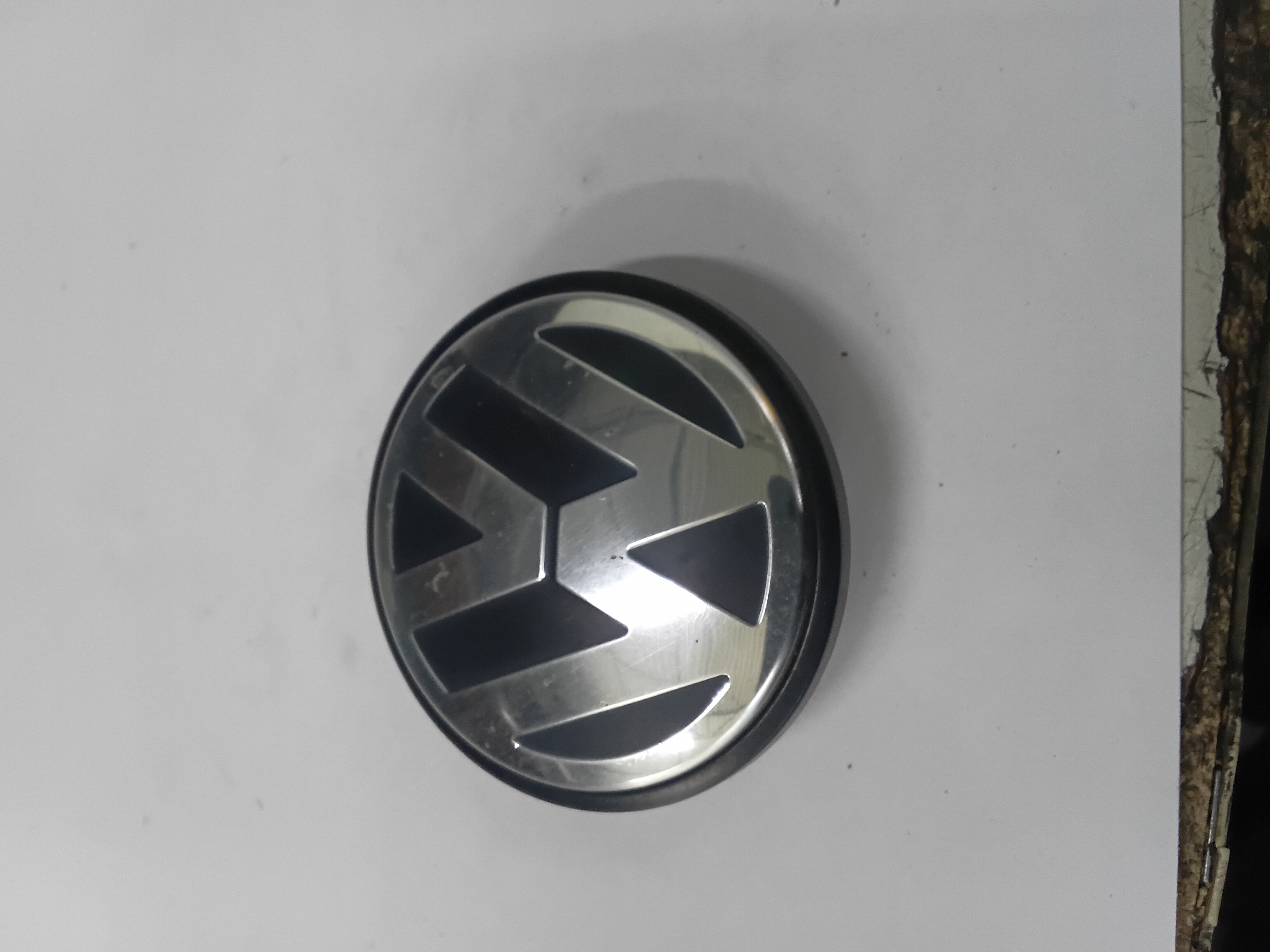 Center Cap — 2004–2006 Volkswagen Phaeton