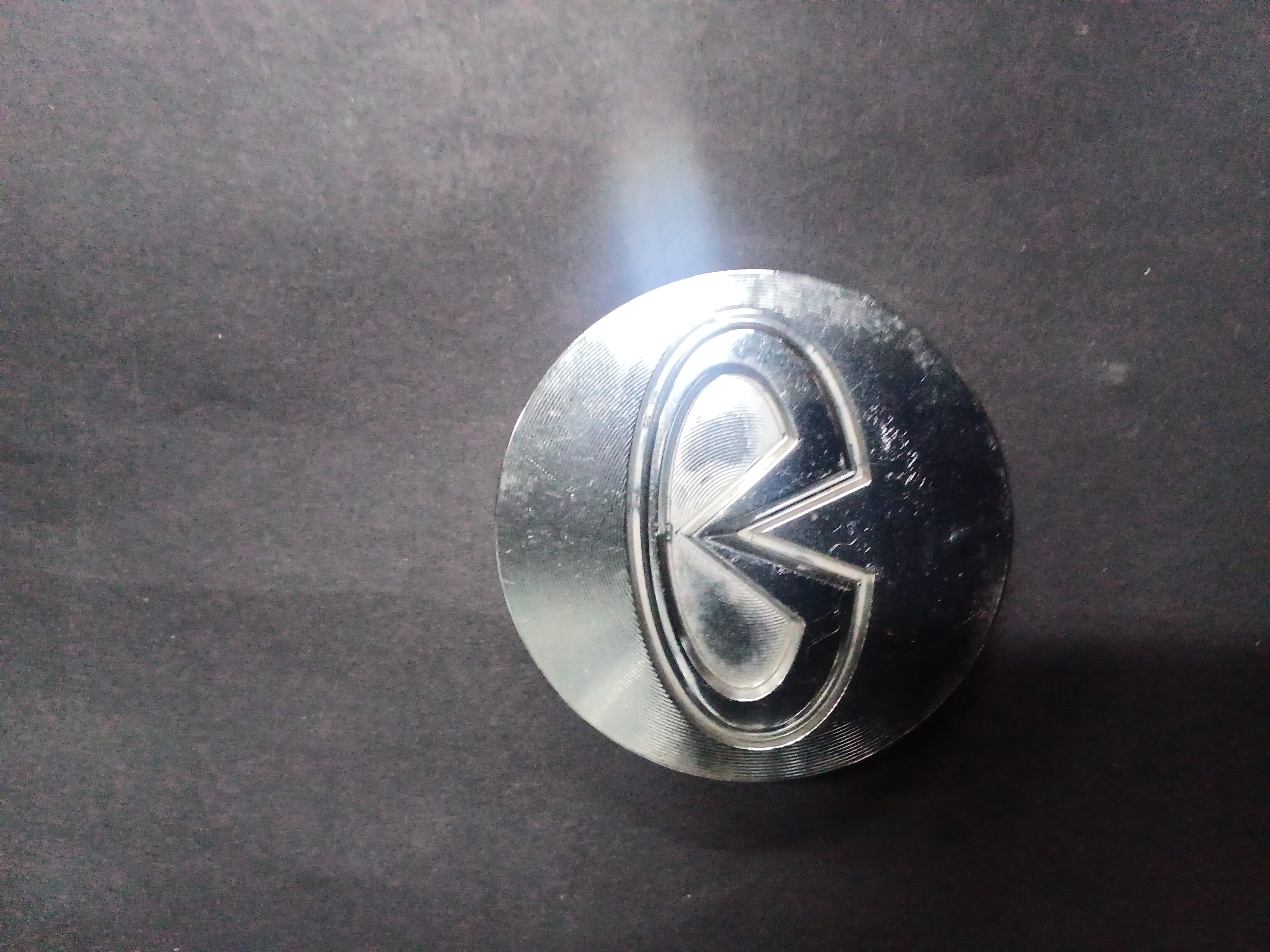 Center Cap — 1997–2001 Infiniti Q45