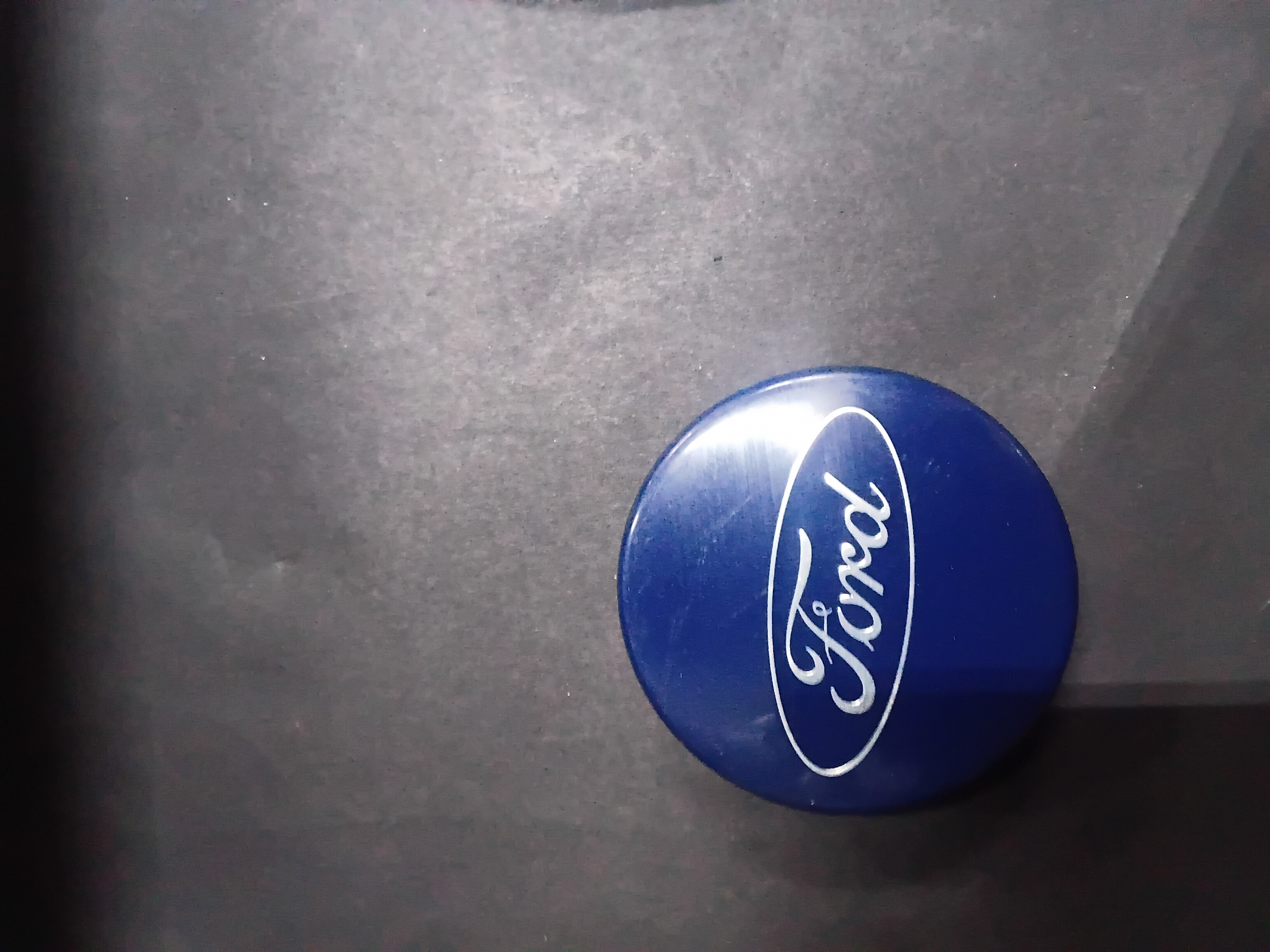 Center Cap — 2010 Lincoln MKX