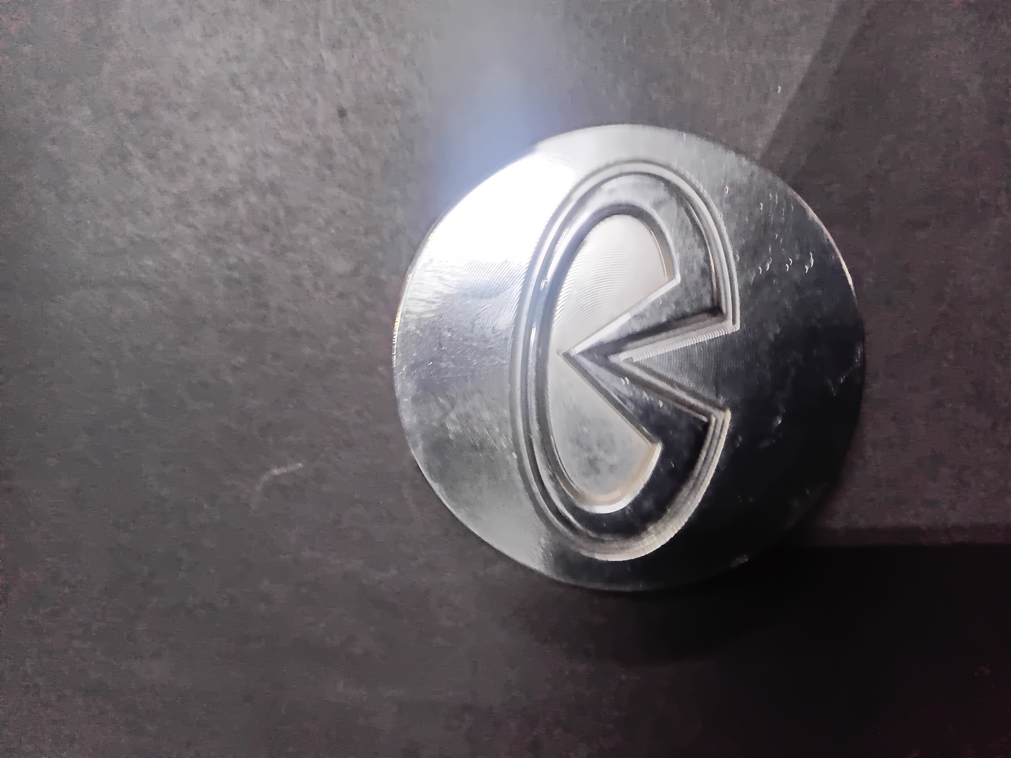 Center Cap — 1997–2001 Infiniti Q45