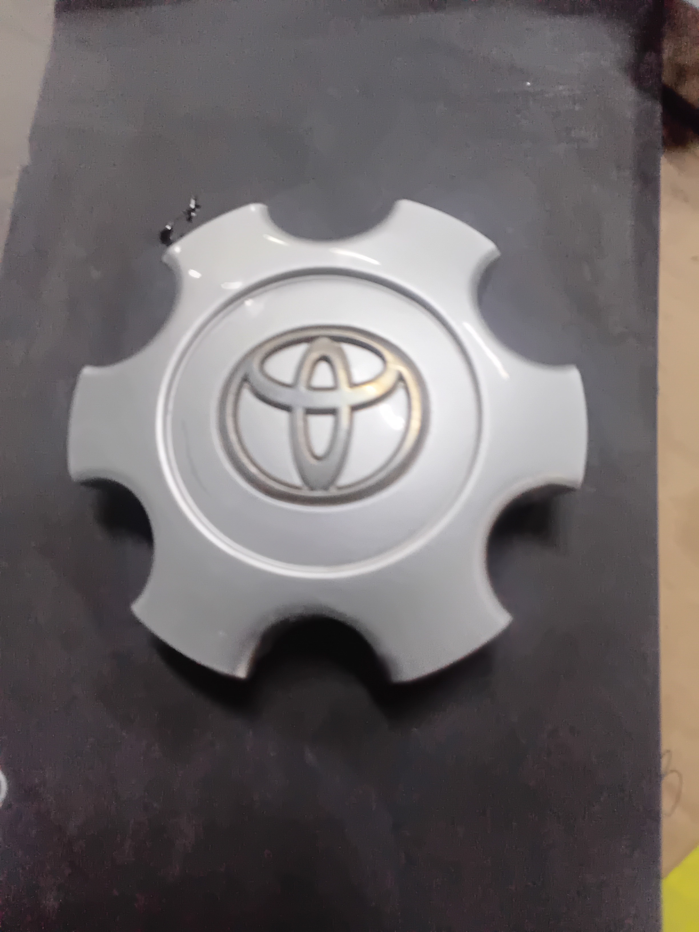 Center Cap — 2003–2006 Toyota Tundra