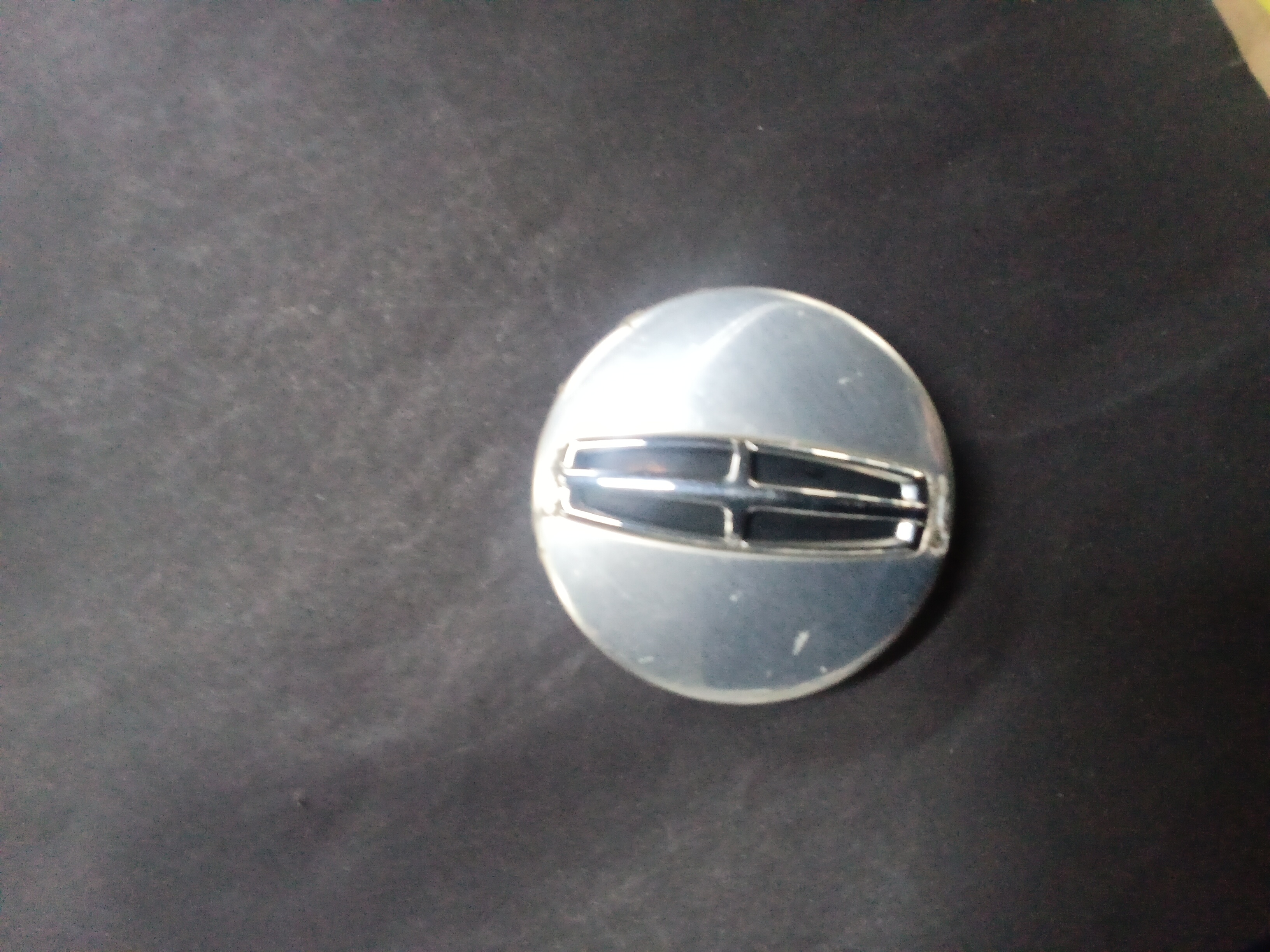 Center Cap — 1999–2006 Lincoln LS