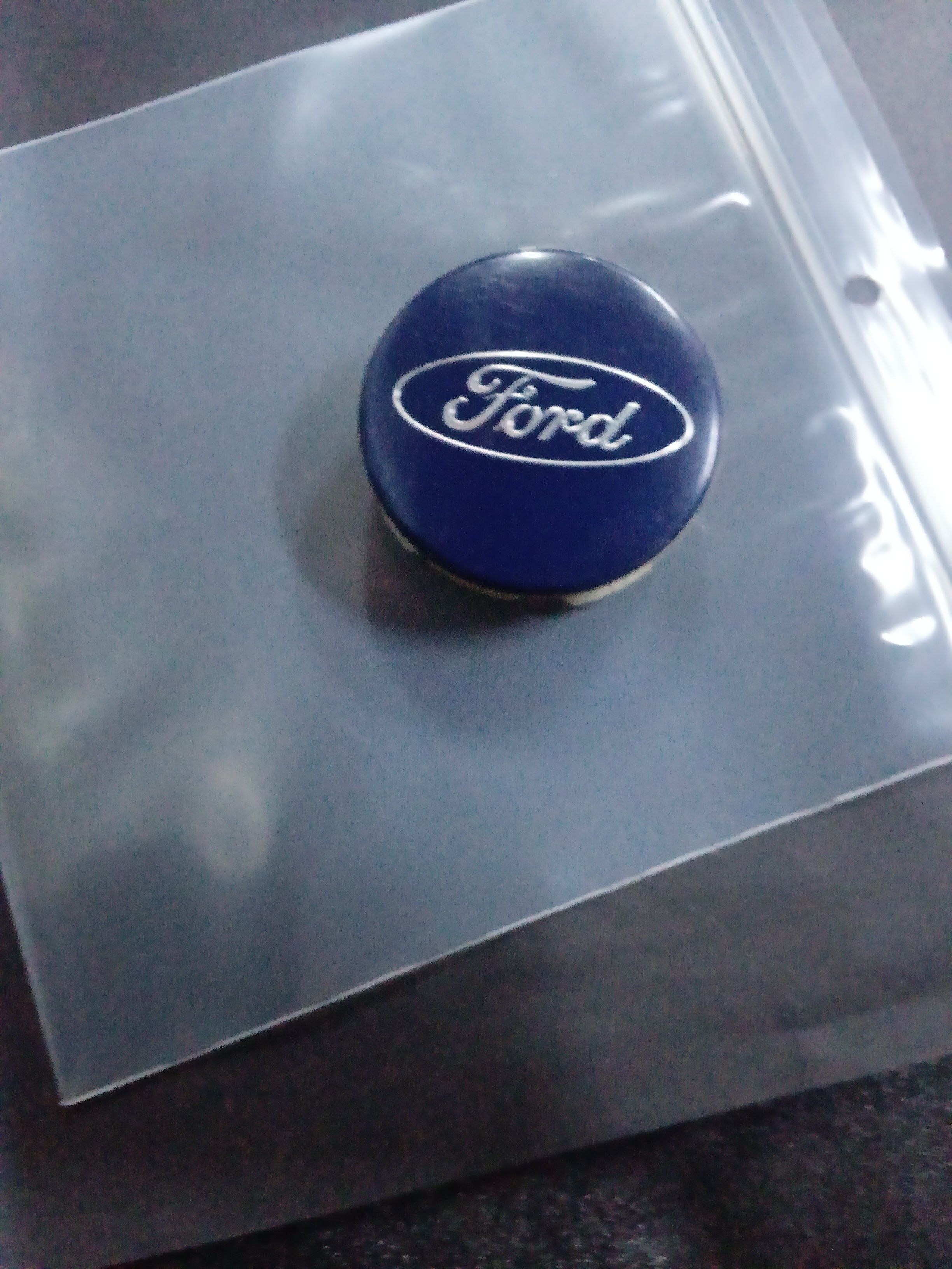 Center Cap — 2010 Lincoln MKX