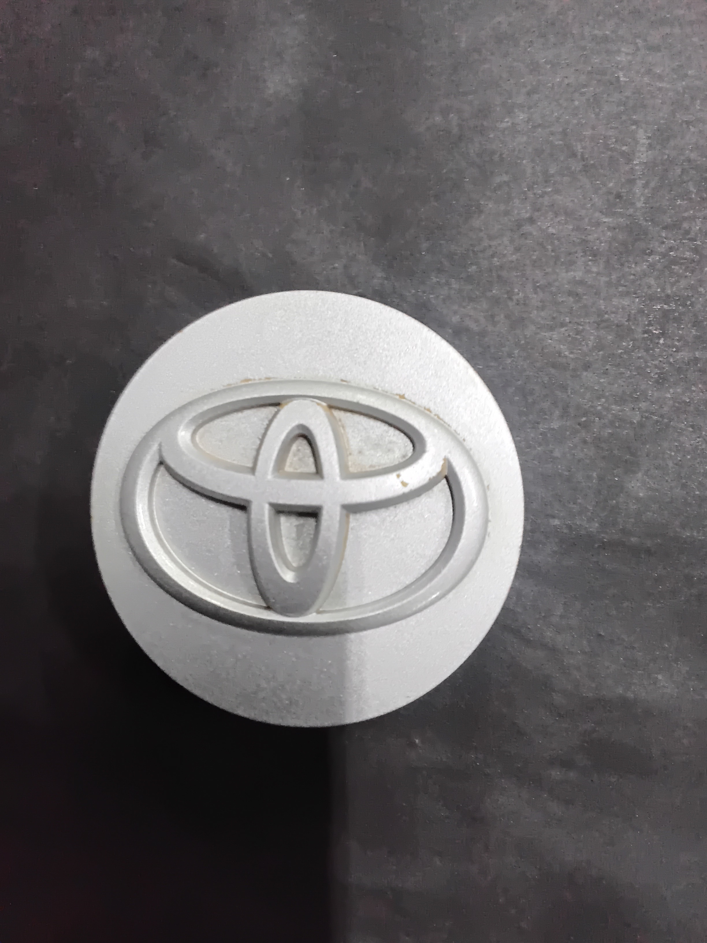 Center Cap — 2013–2015 Toyota RAV4