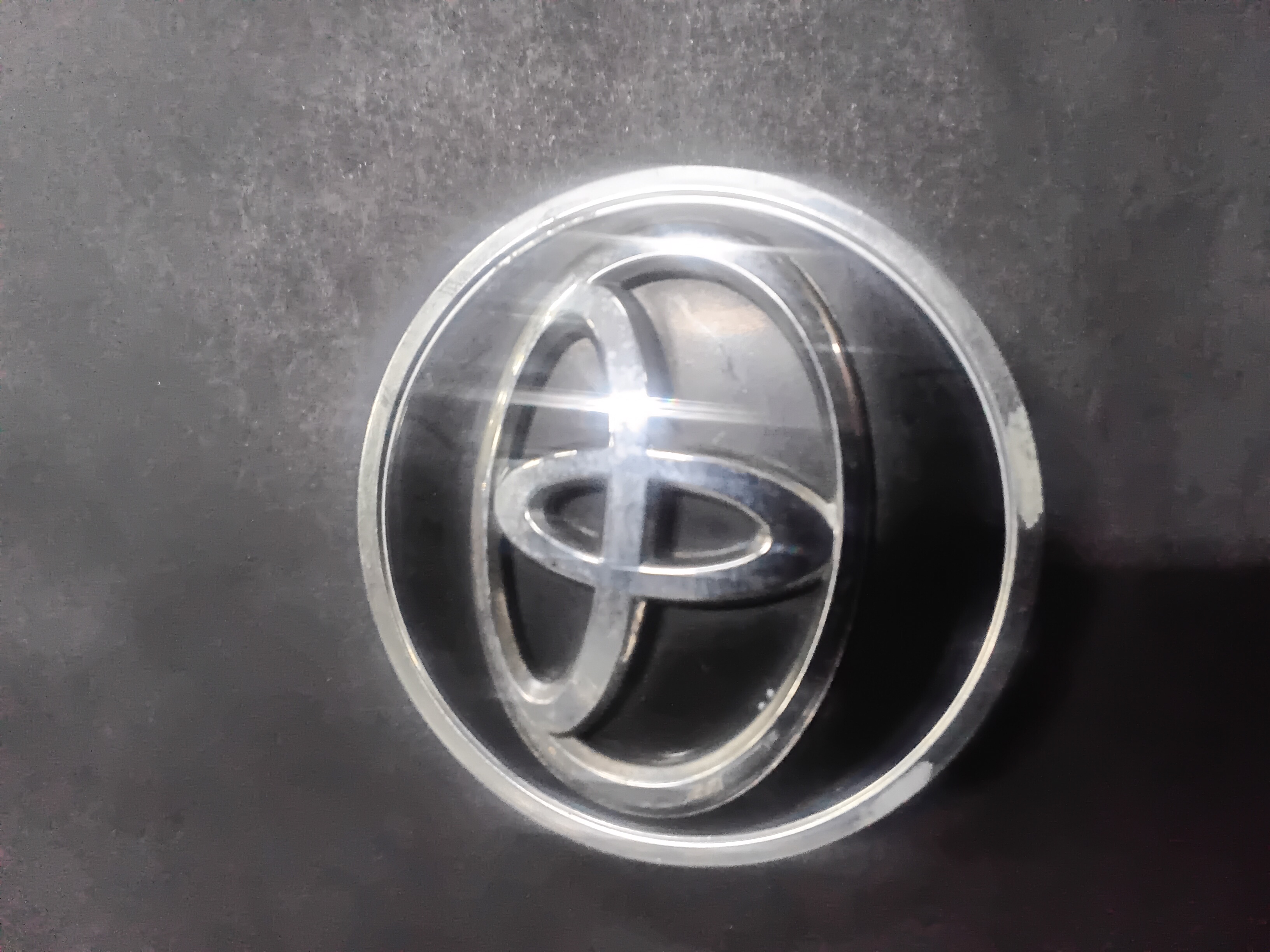 Center Cap — 2013–2015 Toyota RAV4