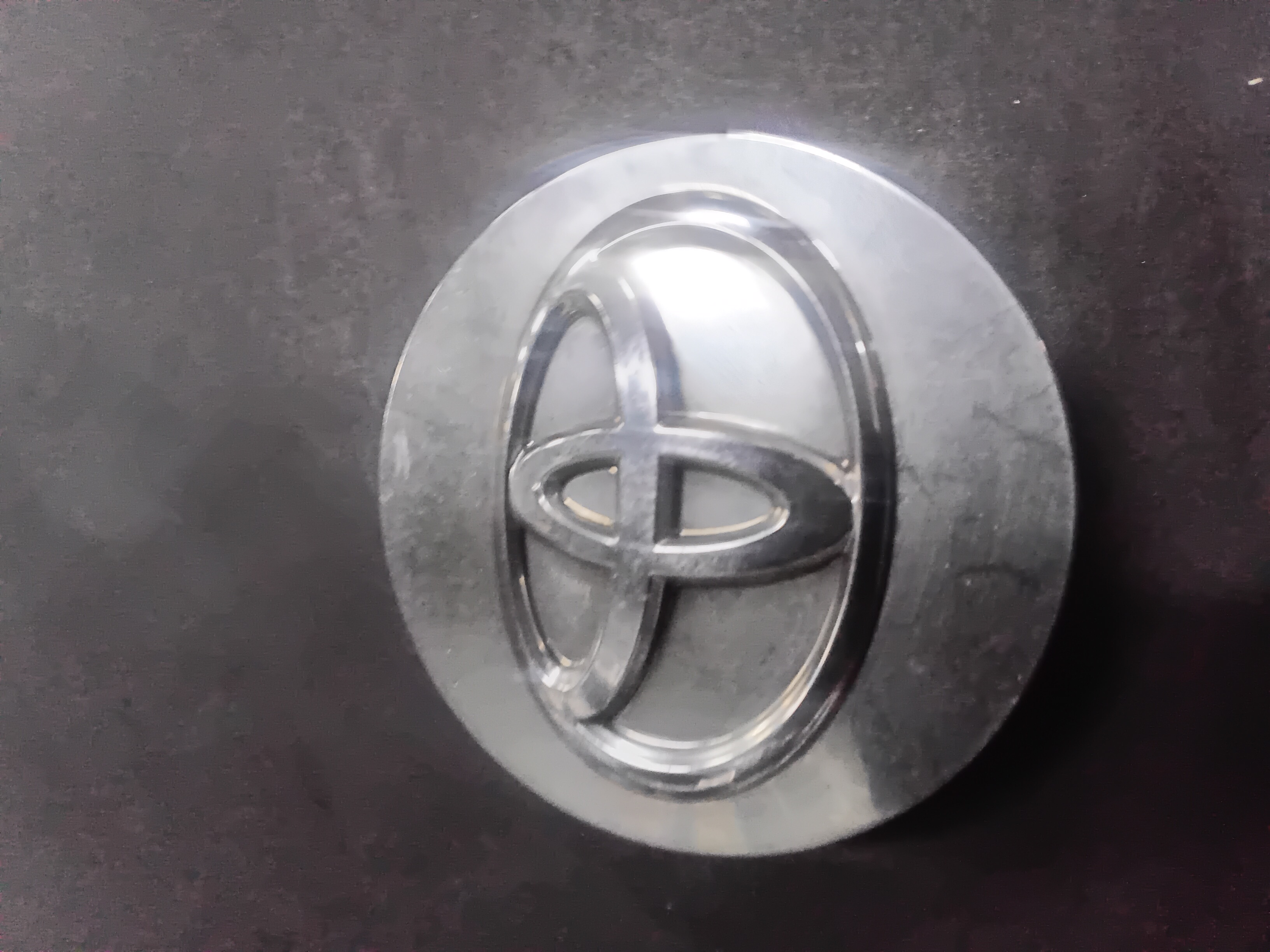 Center Cap — 2011–2020 Toyota Sienna